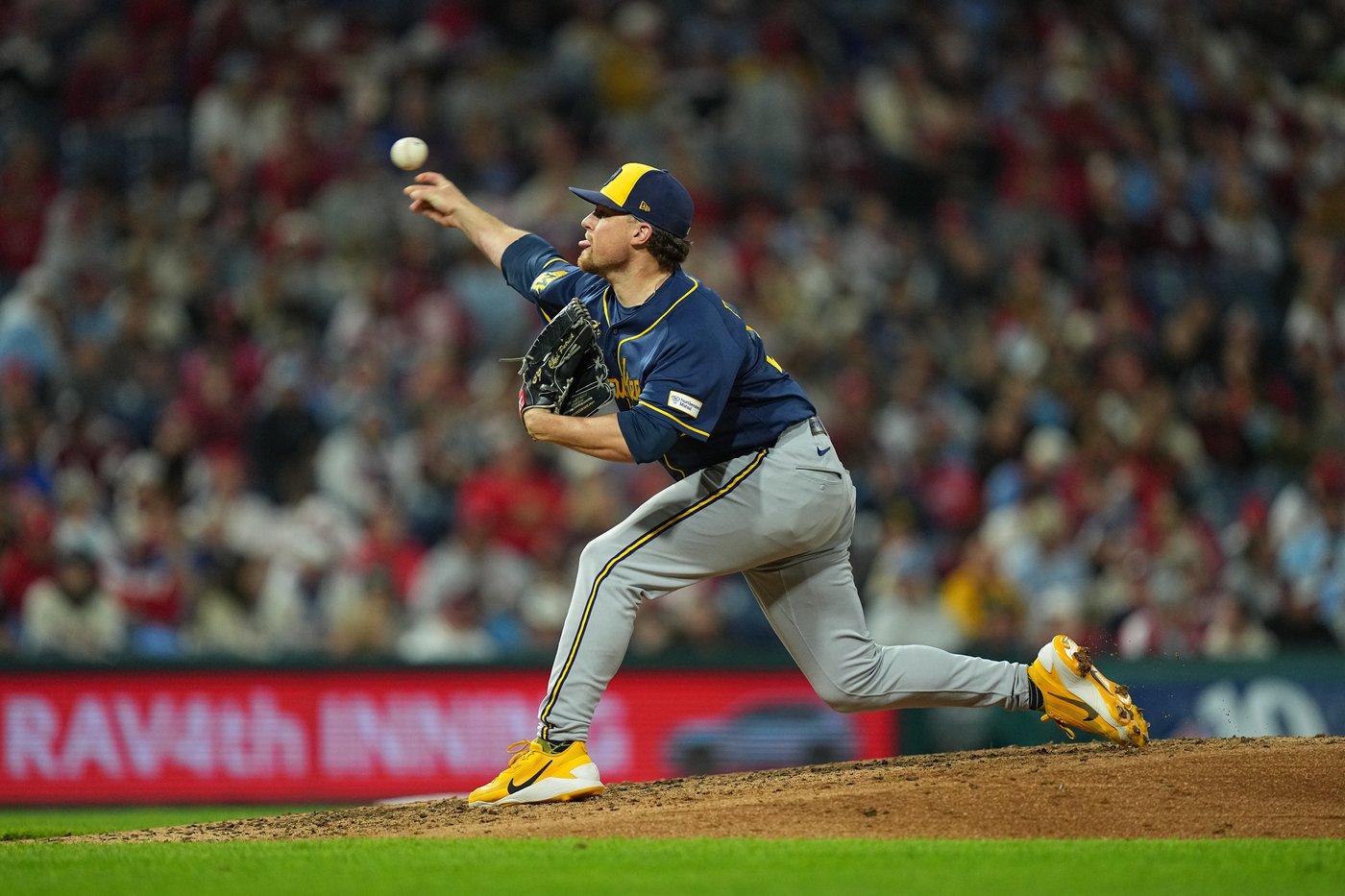 Brewers reach 100 wins for first time, slow Phillies' playoff push with 5-1 victory | iNFOnews.ca Brewers reach 100 wins for first time, slow Phillies' playoff push with 5-1 victory | iNFOnews.ca