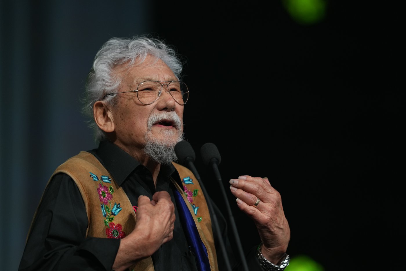 David Suzuki celebrates 90th birthday with benefit concert featuring Sarah McLachlan, Jane Fonda | iNFOnews.ca David Suzuki celebrates 90th birthday with benefit concert featuring Sarah McLachlan, Jane Fonda | iNFOnews.ca