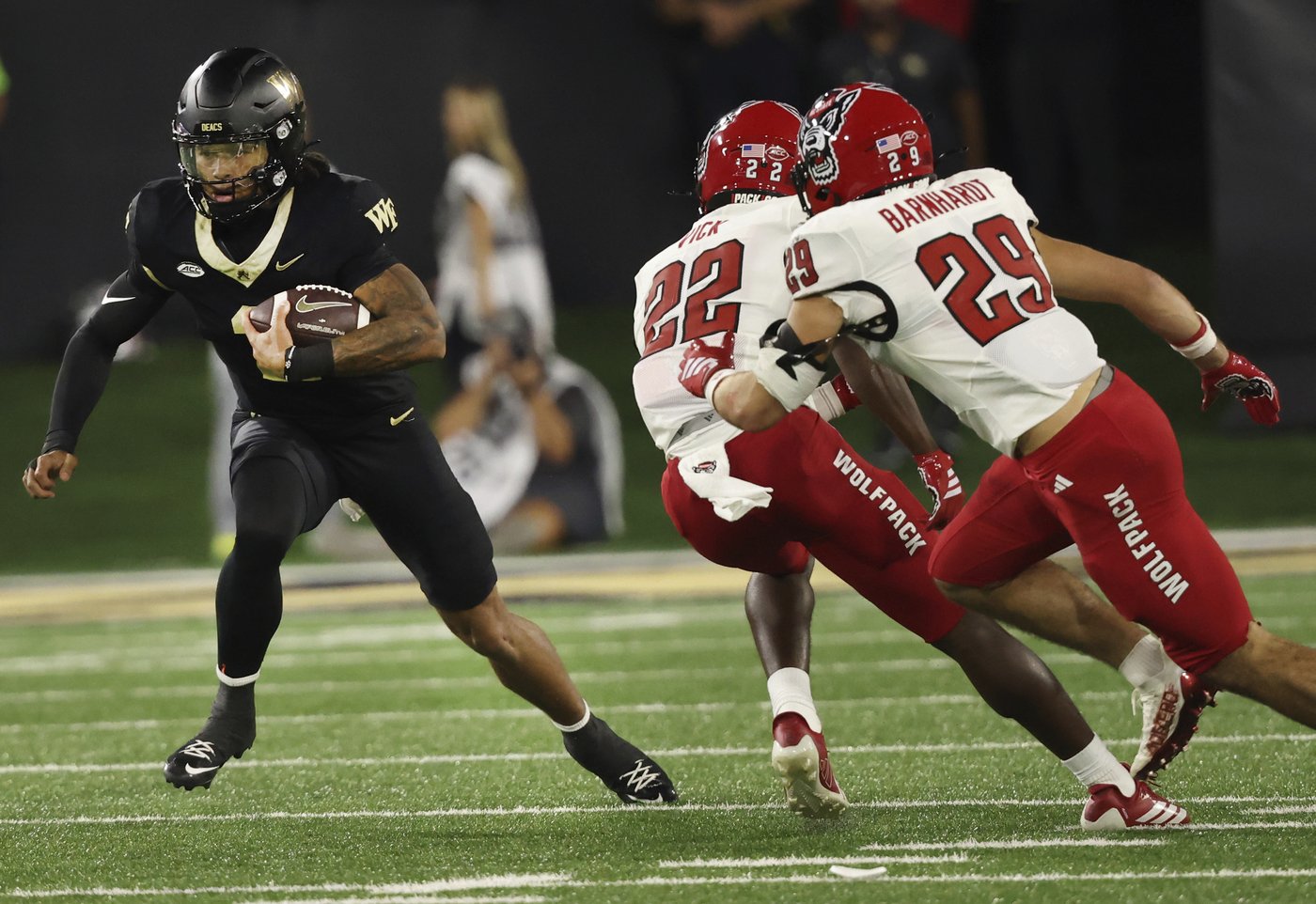 Bailey's 3 TDs, Shirley's pick-6 helps NC State rally past Wake Forest 34-24 for 3-0 start | iNFOnews.ca