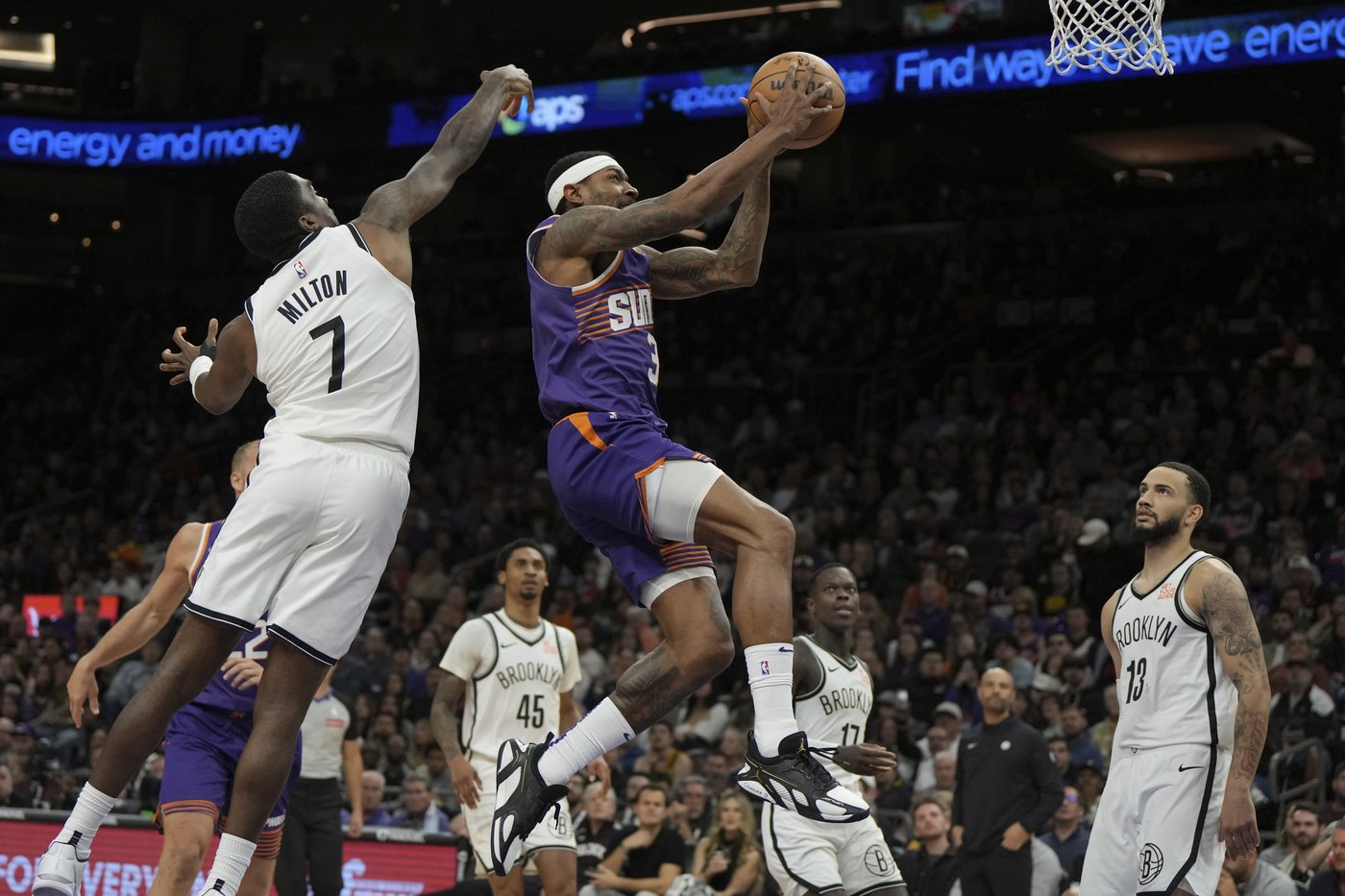 Suns guard Bradley Beal limps off court in 4th quarter of Phoenix's loss to Nets | iNFOnews.ca Suns guard Bradley Beal limps off court in 4th quarter of Phoenix's loss to Nets | iNFOnews.ca
