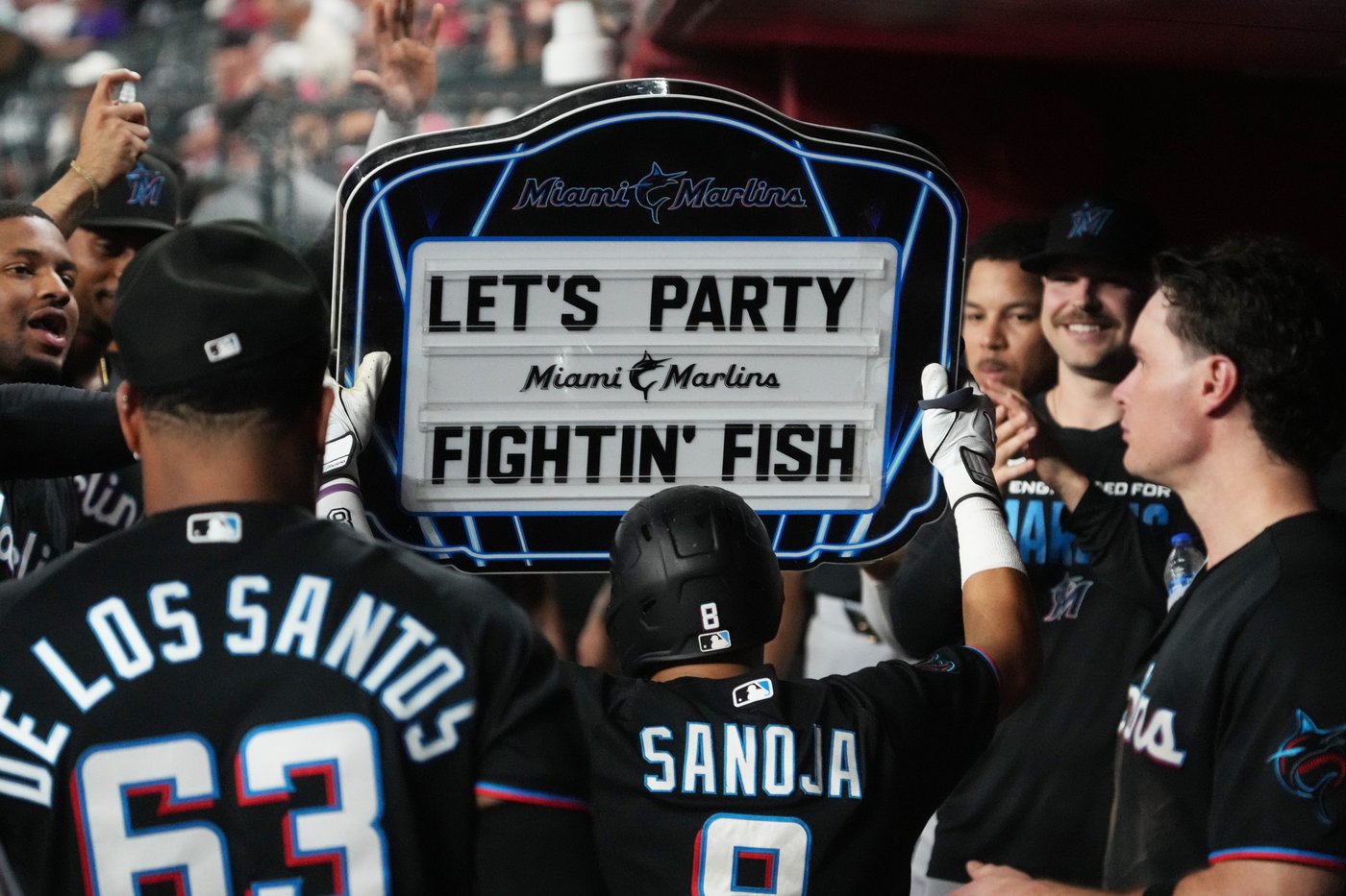 Corbin Carroll hits game-winning, 2-run homer in the 9th to lift D-backs over the Marlins 8-7 | iNFOnews.ca