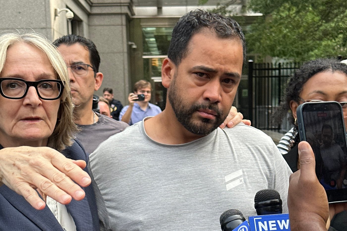 Feds charge speedboat operator after mother and infant are killed in New York Harbor capsizing | iNFOnews.ca