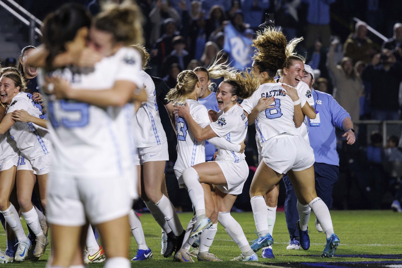 Olivia Thomas scores on a free kick to secure UNC's first women's soccer championship since 2012 | iNFOnews.ca