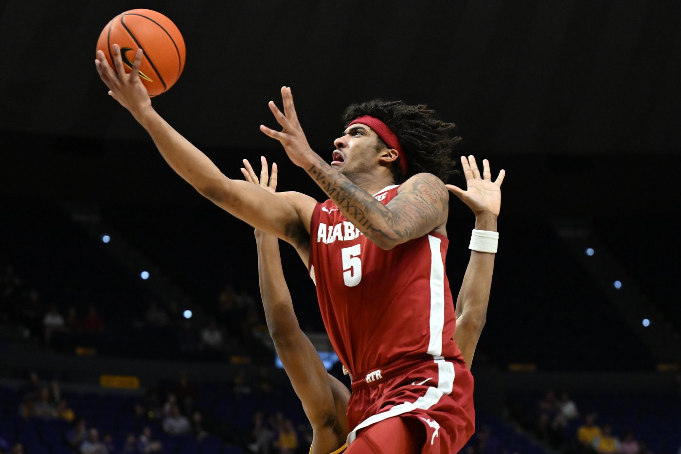 No. 25 Alabama beats LSU 90-83 for its 6th straight victory | iNFOnews.ca
