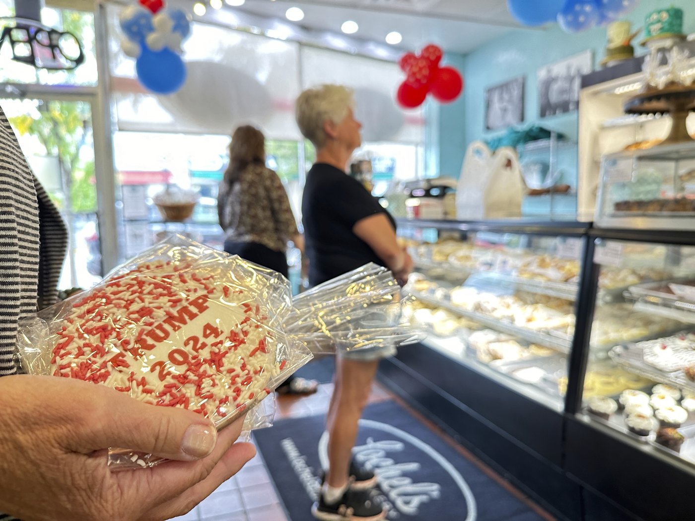 A Pennsylvania bakery known for its election cookie poll is swamped with orders | iNFOnews.ca