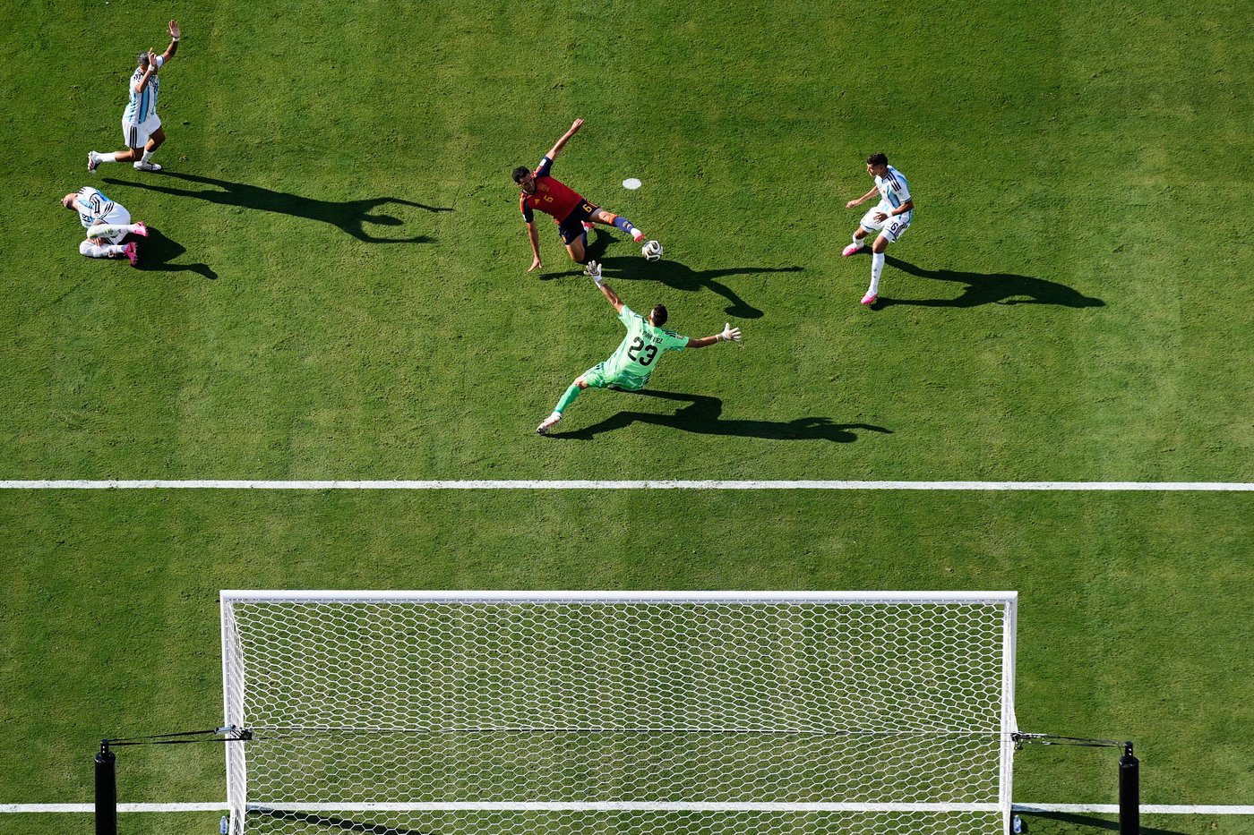 Argentina's Martinez plays cool in net, even as teammates turn reckless in historic World Cup final | iNFOnews.ca