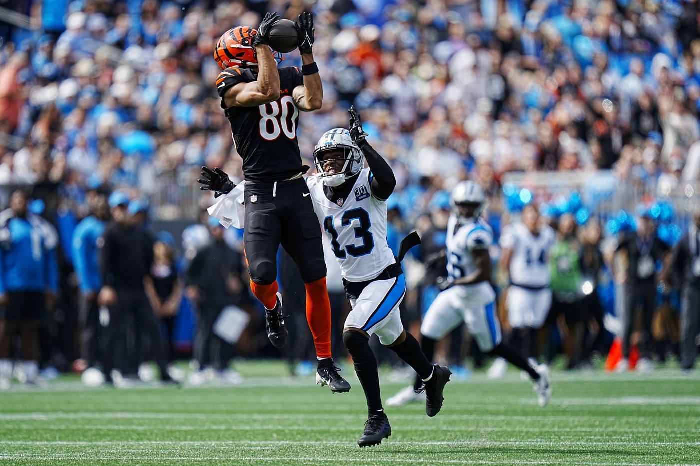 Joe Burrow throws for 2 TDs, Bengals hold on to beat Panthers 34-24 for first victory of the season | iNFOnews.ca