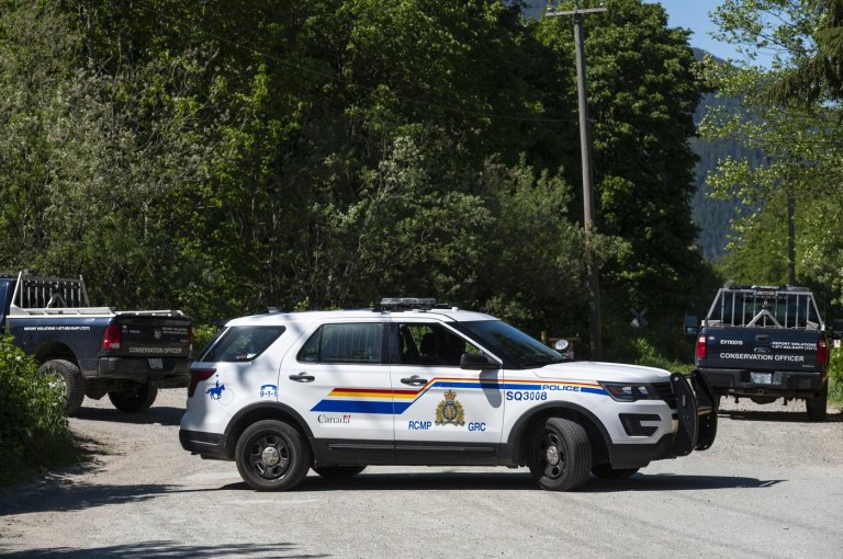 RCMP resume search for paddleboarders near Squamish, B.C. | iNFOnews.ca