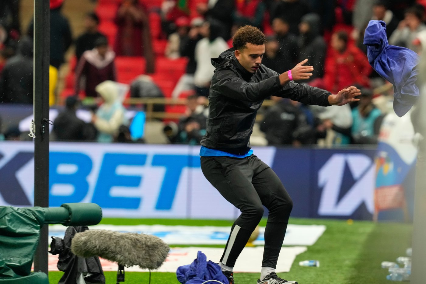 The towel tussle that made Senegal's second-choice goalkeeper a national hero at Africa Cup | iNFOnews.ca The towel tussle that made Senegal's second-choice goalkeeper a national hero at Africa Cup | iNFOnews.ca