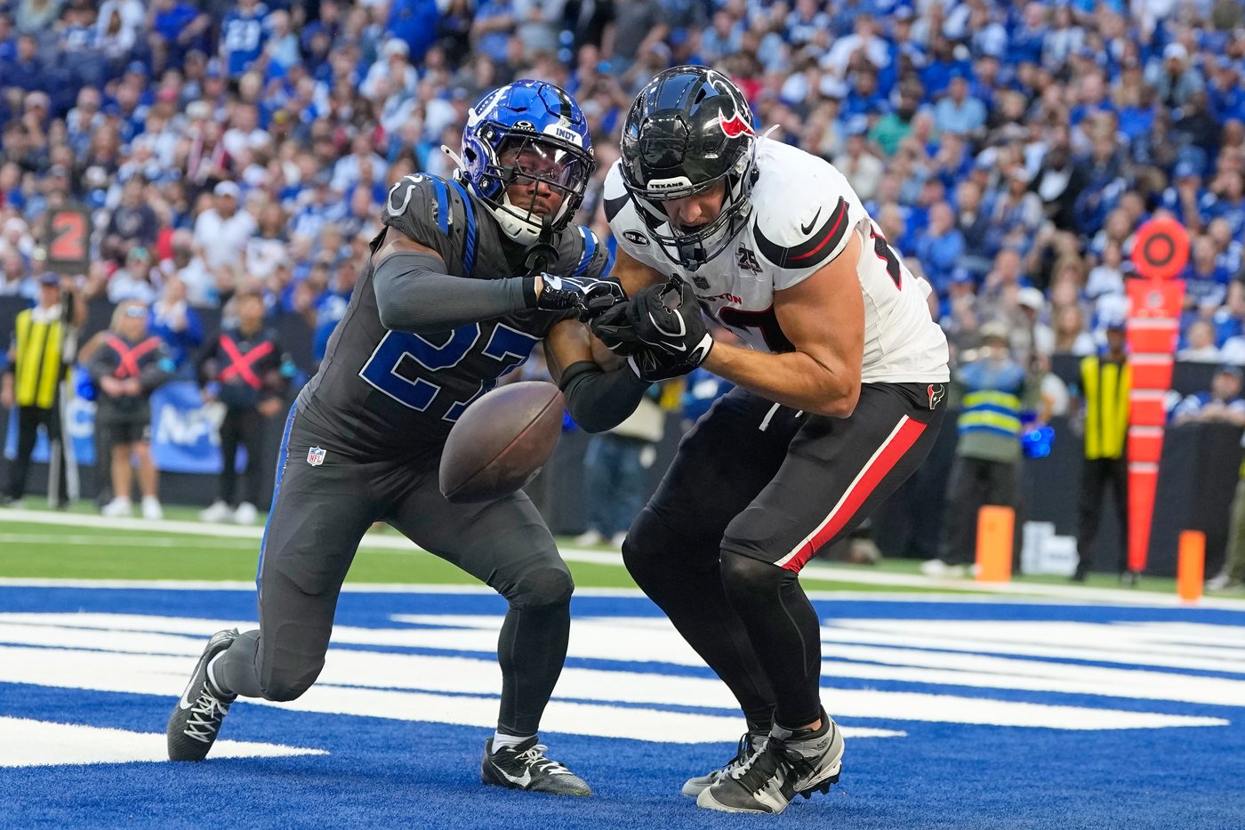 Texans' sputtering offense continues to stall against Colts' struggling defense in 19-17 road loss | iNFOnews.ca