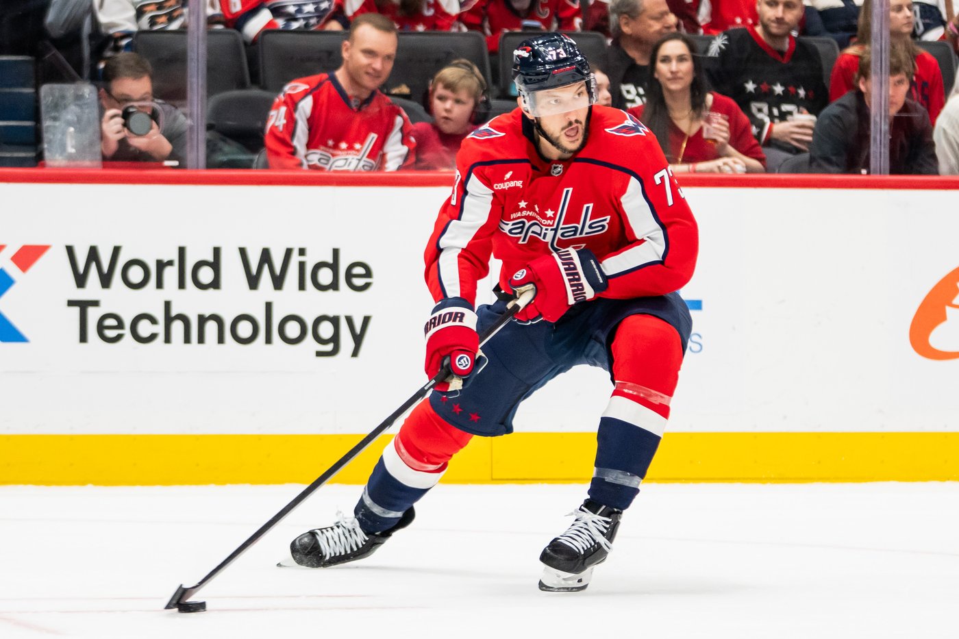 Capitals defenseman Vincent Desharnais is out 4-6 weeks after having an appendectomy | iNFOnews.ca