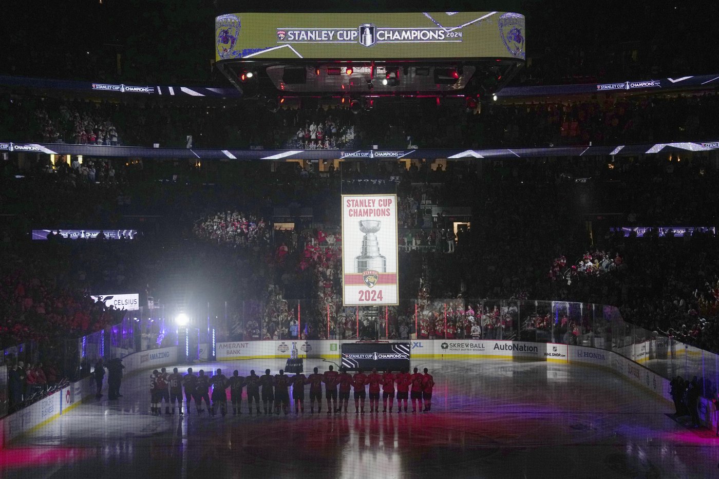 Panthers lift their championship banner, capping their Stanley Cup celebrations | iNFOnews.ca