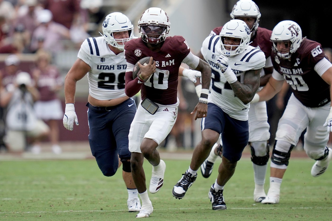Texas A&M quarterback Marcel Reed leaves game after awkward fall | iNFOnews.ca Texas A&M quarterback Marcel Reed leaves game after awkward fall | iNFOnews.ca