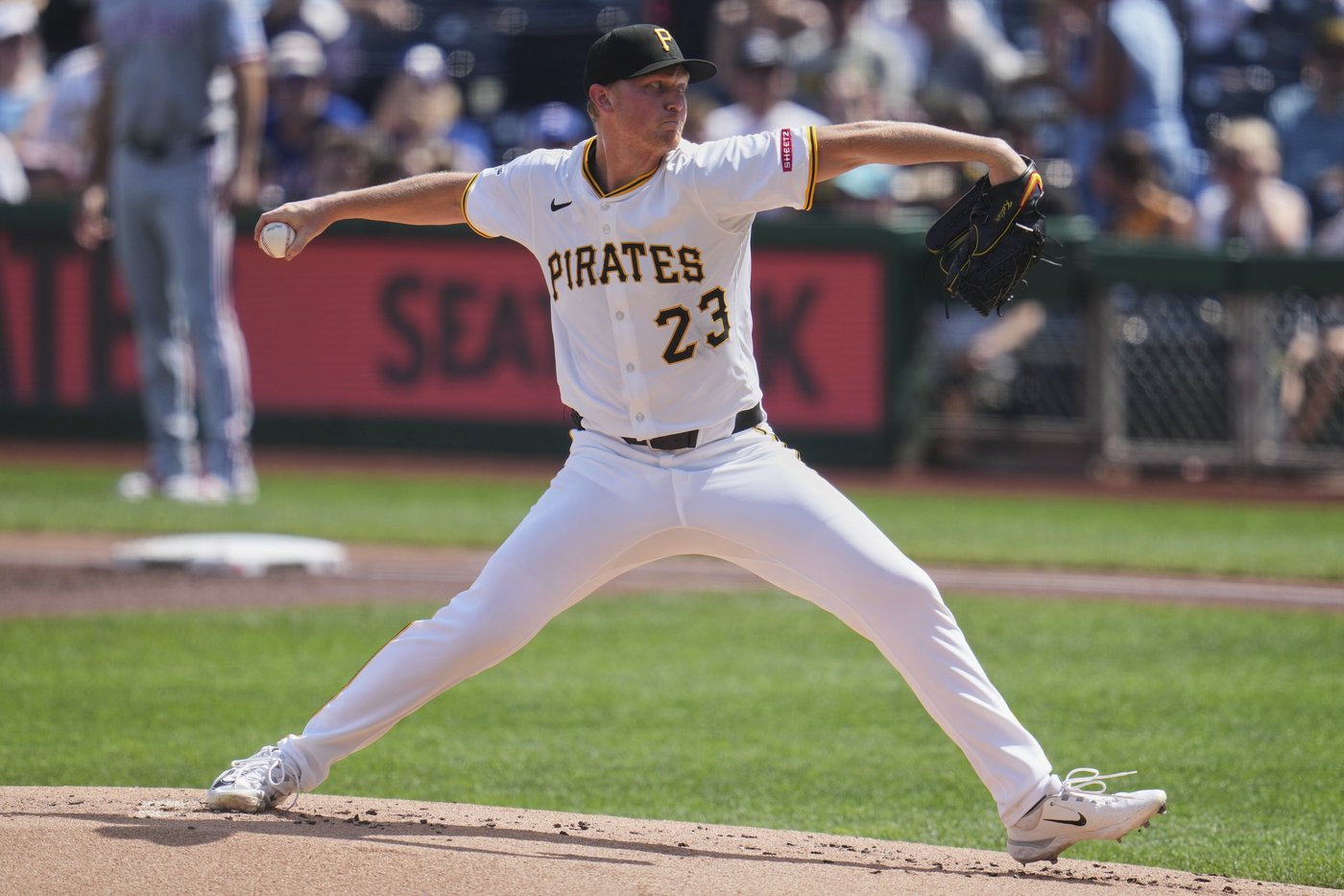 Seager has tiebreaking RBI single, Rocker gets 2nd straight win as Rangers beat Pirates 3-2 | iNFOnews.ca