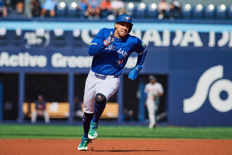 Kevin Gausman pitches a complete game shutout as Blue Jays blank Astros 6-0 | iNFOnews.ca
