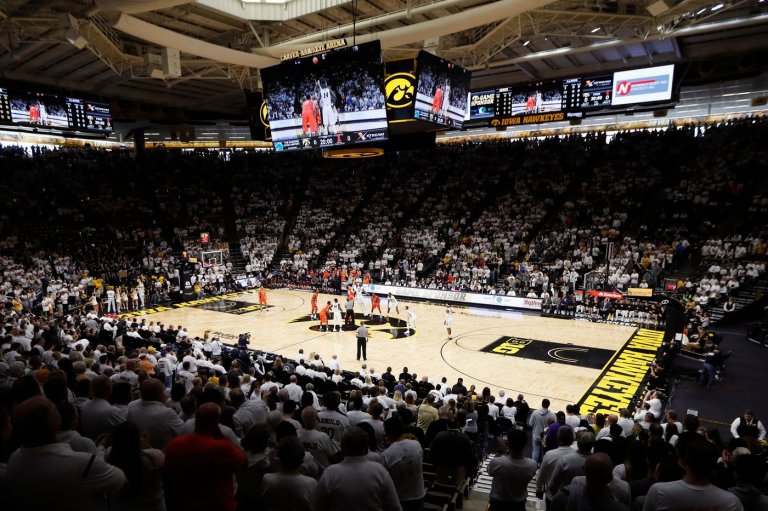 Iowa will replace Carver-Hawkeye floor with court used in NCAA regional in Houston | iNFOnews.ca