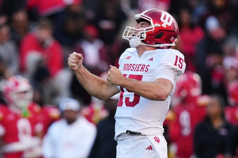 Fernando Mendoza is AP player of the year after leading Indiana to 13-0 record and top seed in CFP | iNFOnews.ca