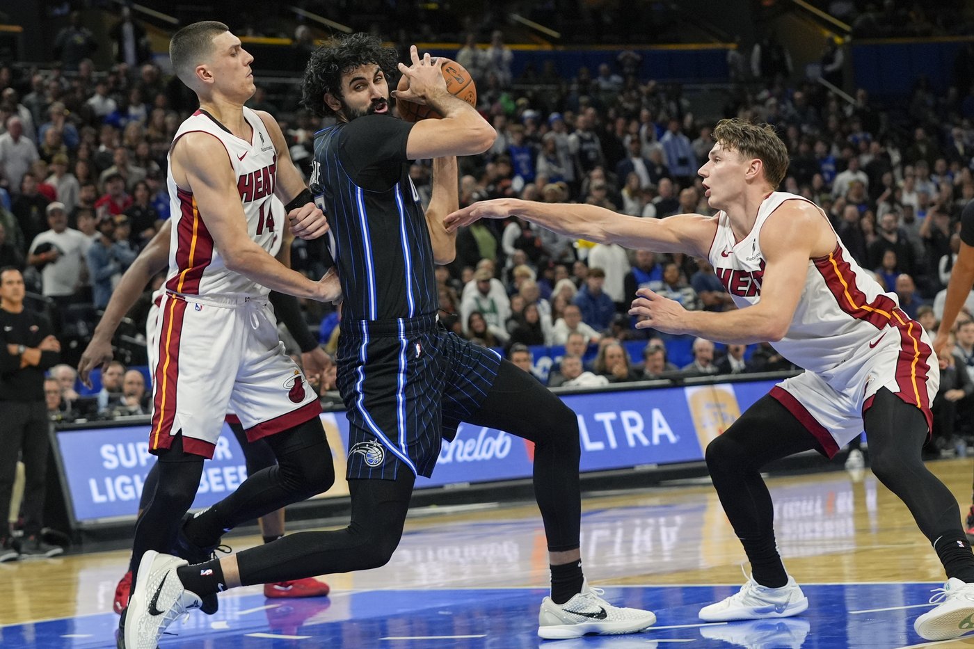 Magic tie franchise record with 25-point comeback in 121-114 win over Heat | iNFOnews.ca Magic tie franchise record with 25-point comeback in 121-114 win over Heat | iNFOnews.ca