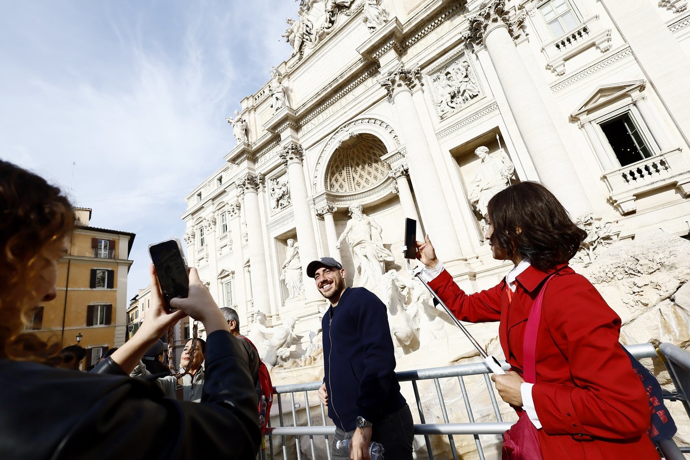 Tourists in Rome now have a walkway to visit the Trevi Fountain but can't toss coins | iNFOnews.ca
