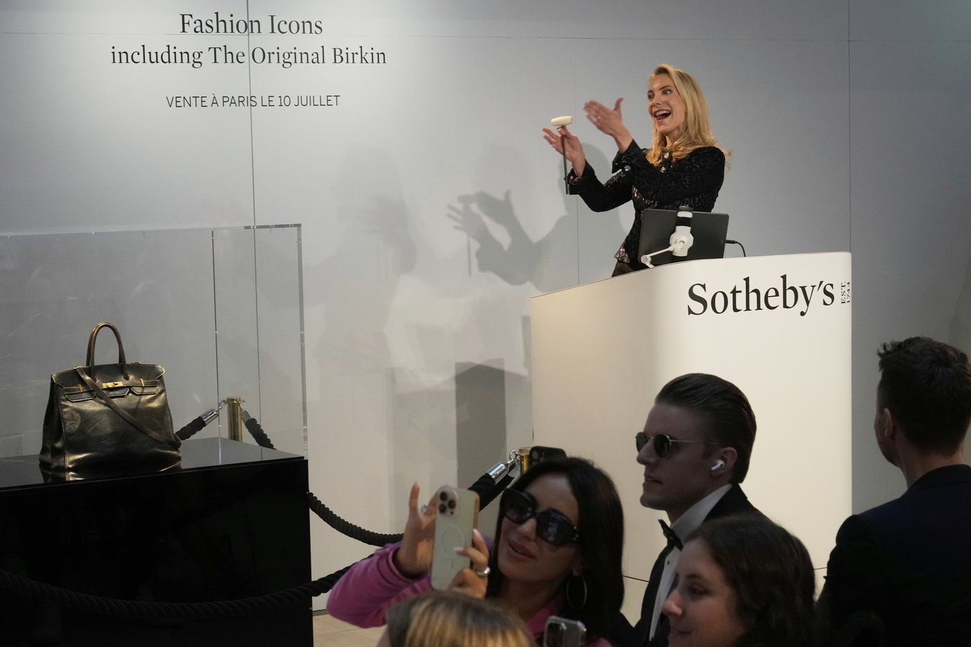 Jane Birkin’s original Hermès bag sells at auction for whopping 8.6 million euros | iNFOnews.ca Jane Birkin’s original Hermès bag sells at auction for whopping 8.6 million euros | iNFOnews.ca