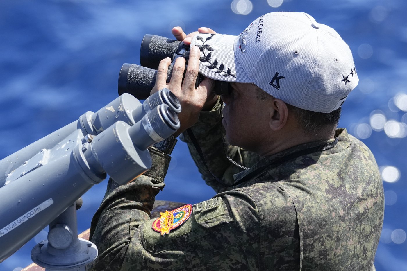 Philippine forces retake an island in mock combat as China's navy watches | iNFOnews.ca Philippine forces retake an island in mock combat as China's navy watches | iNFOnews.ca