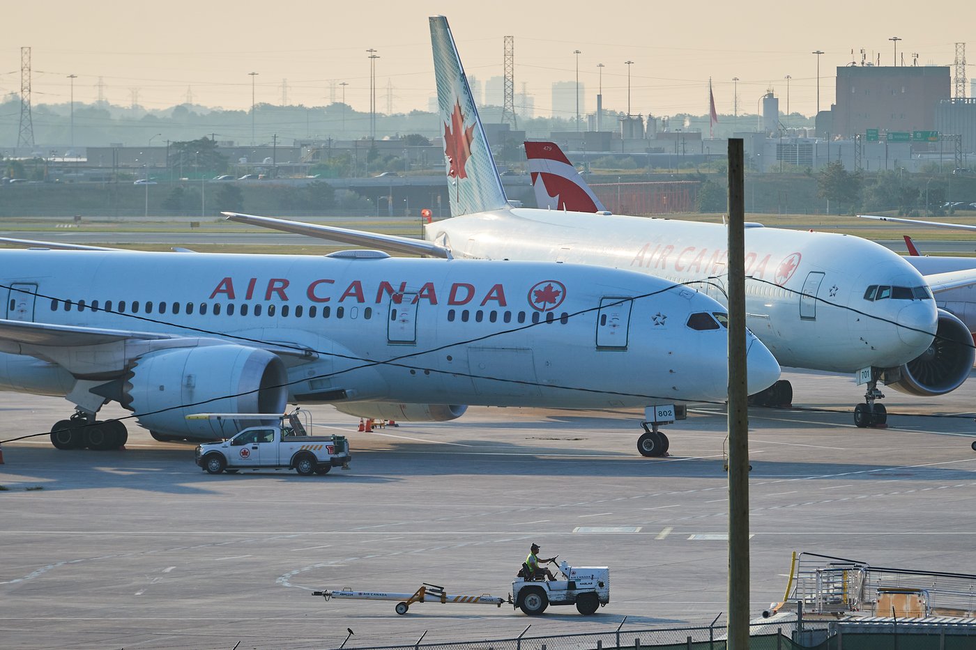 Ottawa imposes binding arbitration, forcing Air Canada flight attendants back to work | iNFOnews.ca