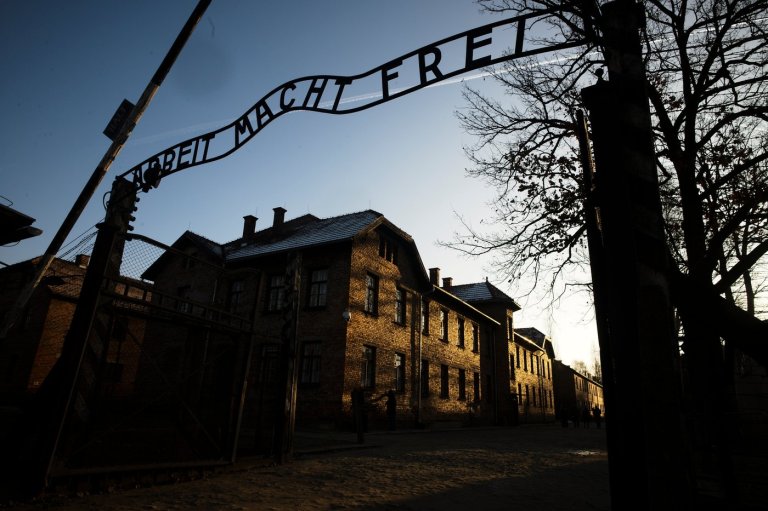 Faith leaders condemn a Pennsylvania Halloween parade float with an Auschwitz sign | iNFOnews.ca