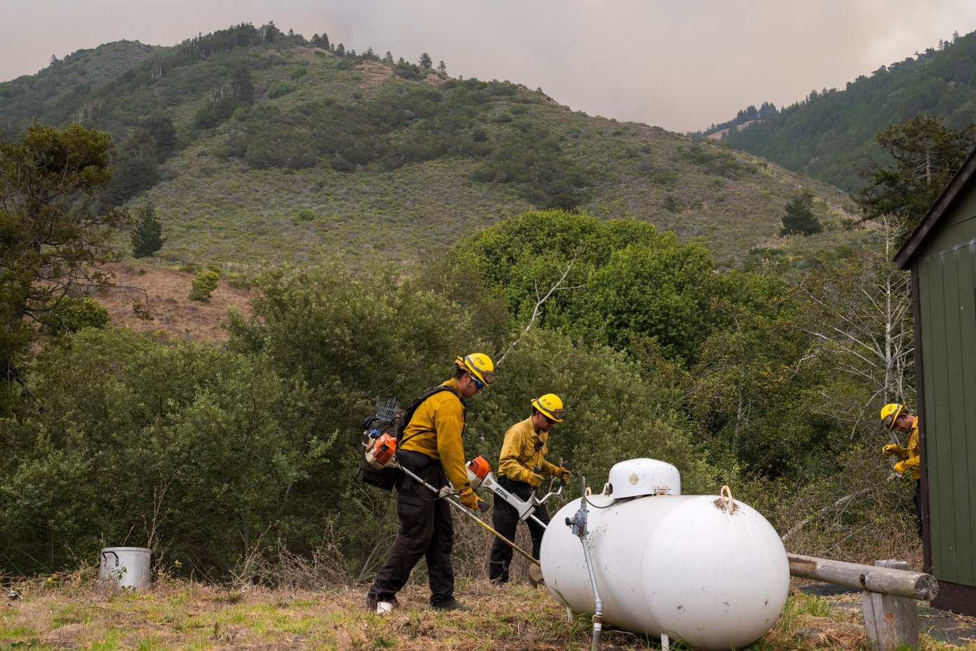 2 wildfires burn along California's scenic Big Sur coast | iNFOnews.ca
