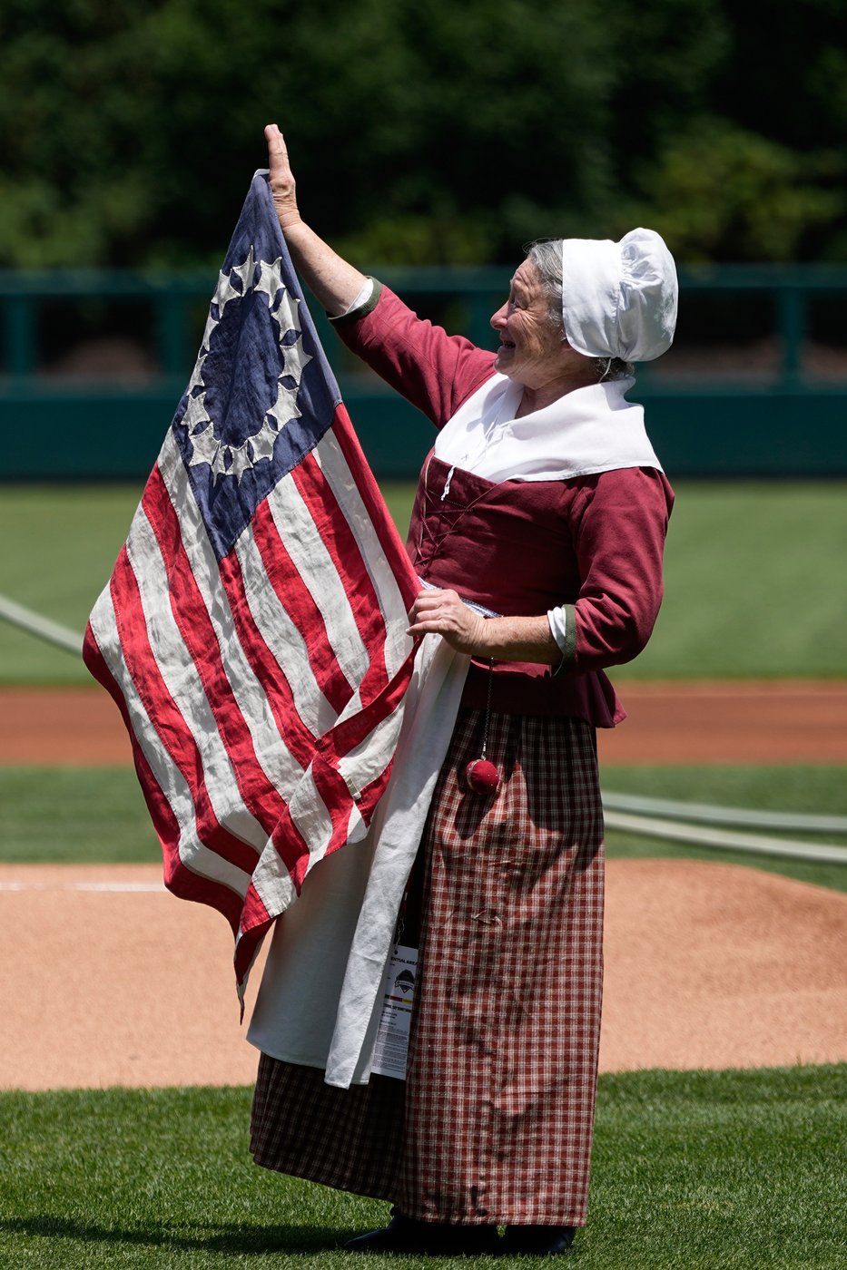 Scenes from a colonial resurrection: First-person interpretations of history draw America 250 crowds | iNFOnews.ca