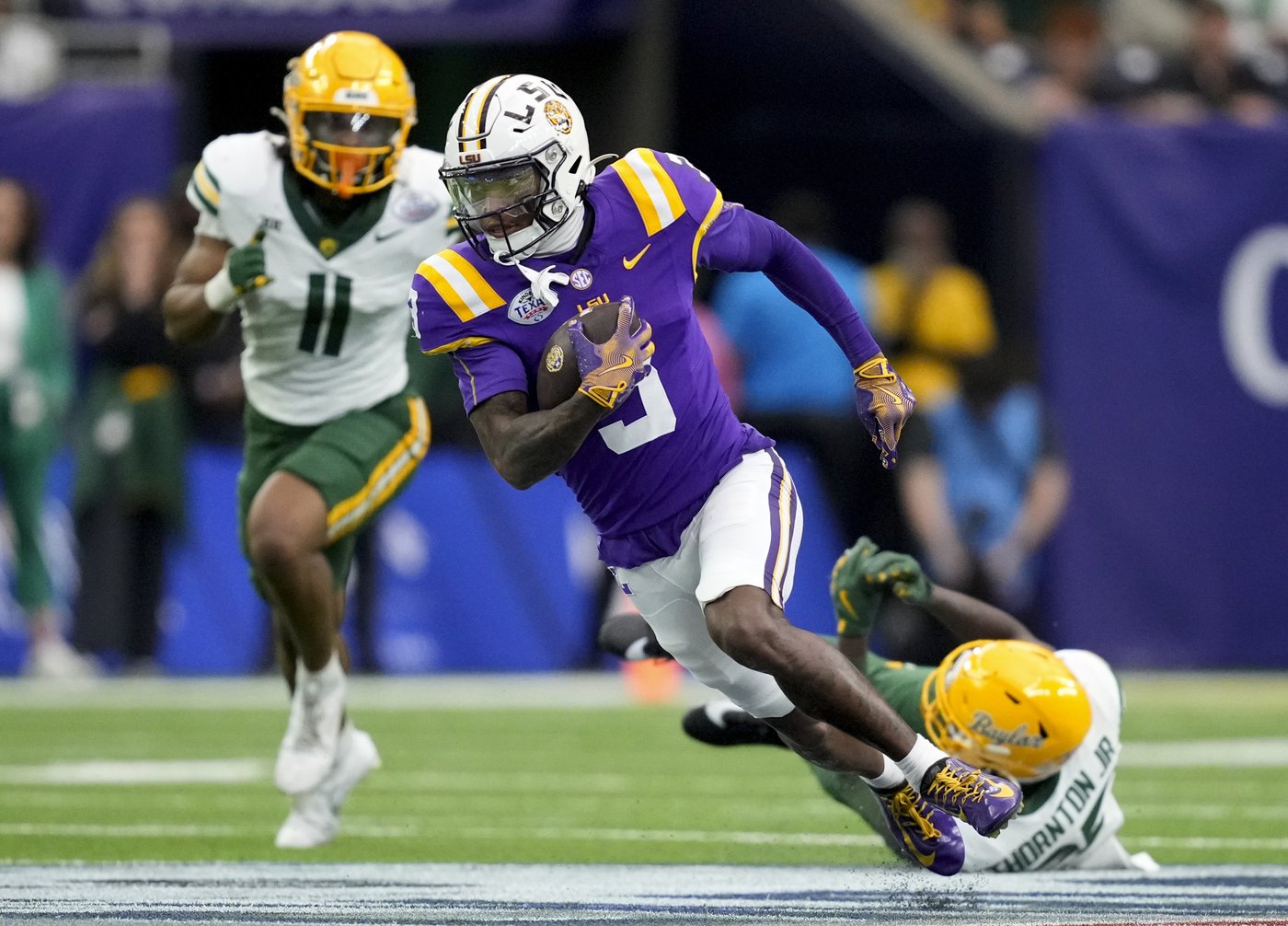 Nussmeier throws for 304 yards and 3 TDs as LSU beats Baylor 44-31 in Texas Bowl | iNFOnews.ca