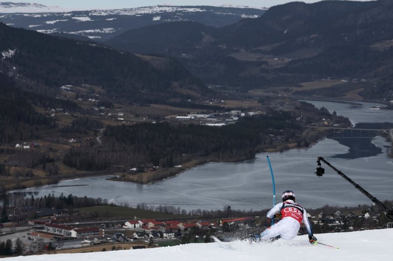 Slalom standings leader McGrath 6th in 1st run of final World Cup race of season. Meillard leads | iNFOnews.ca