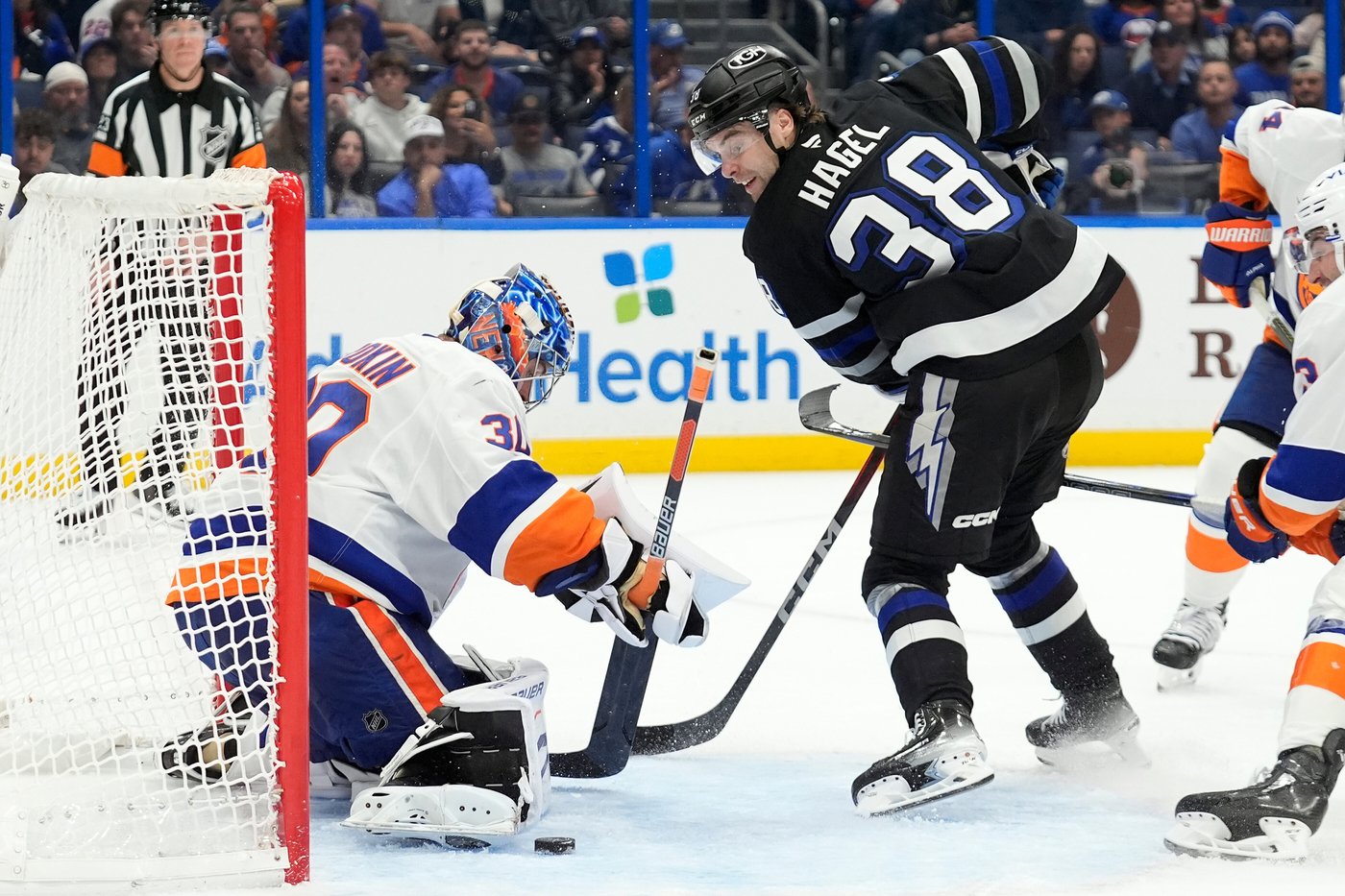 Sorokin stops 32 shots as Islanders shutout Lightning 2-0 | iNFOnews.ca Sorokin stops 32 shots as Islanders shutout Lightning 2-0 | iNFOnews.ca