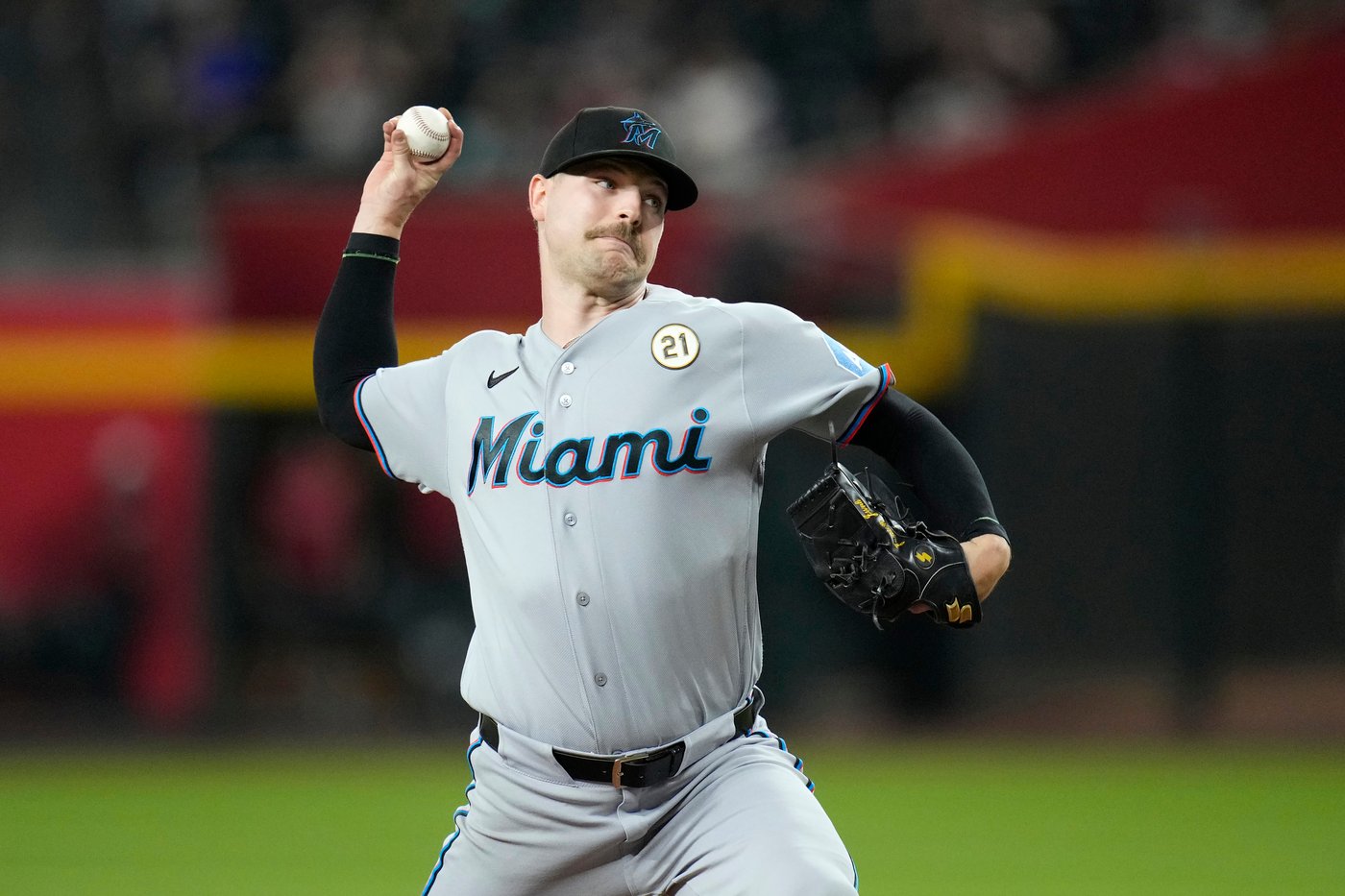 Esteury Ruiz hits 3-run double in 11th to lift Marlins to 4-2 win, damaging D-backs' playoff hopes | iNFOnews.ca
