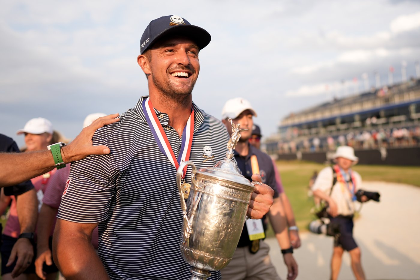 US Open '25: DeChambeau's sand save an all-time memory at golf's most punishing major | iNFOnews.ca