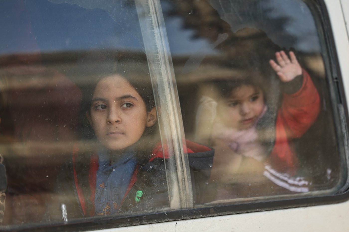 Photos of Syrians fleeing violence in Aleppo as shelling leaves heavy damage | iNFOnews.ca