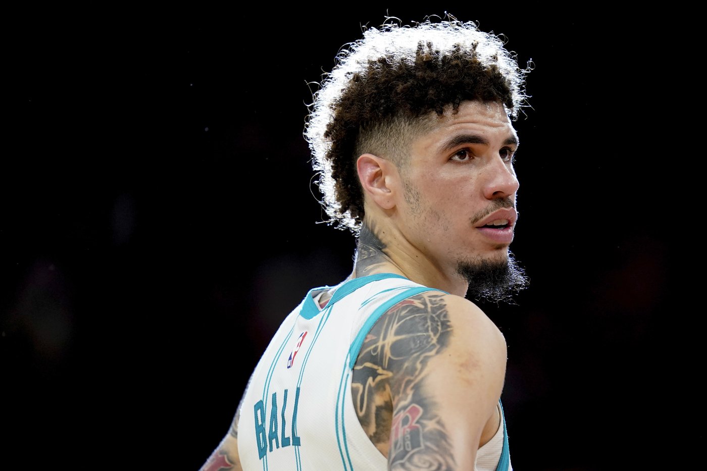 Healthy LaMelo Ball shines in 1st game since January, scoring 34 points in Hornets' win | iNFOnews.ca