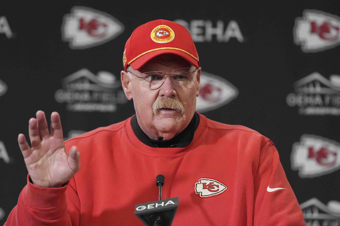 Chiefs QB Patrick Mahomes could have new blindside protector when he faces Chargers on Sunday night | iNFOnews.ca