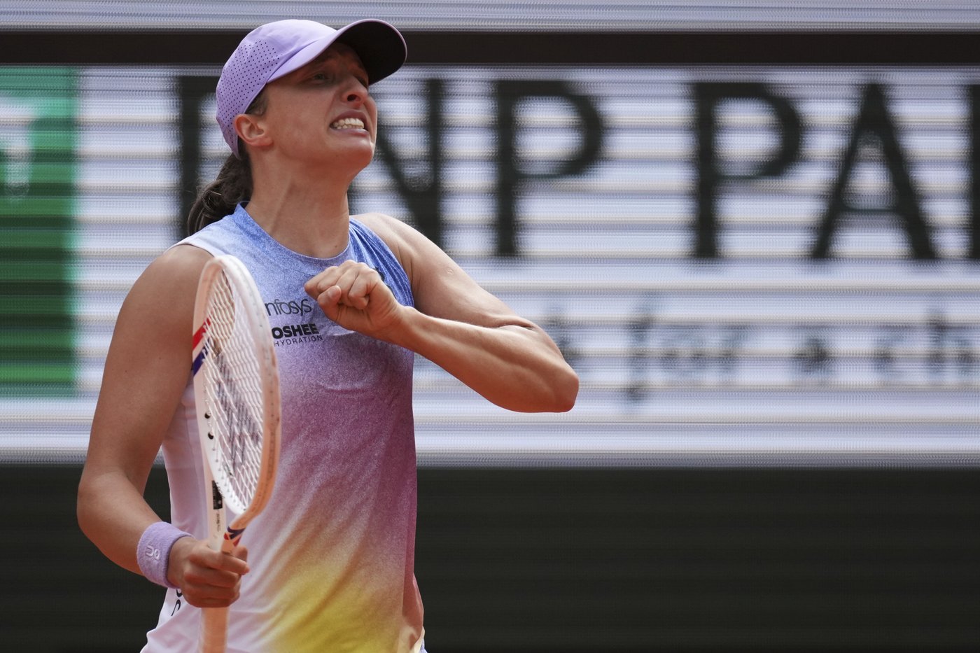 French Open: Iga Swiatek beats Elena Rybakina and extends her bid for a 4th title in a row | iNFOnews.ca French Open: Iga Swiatek beats Elena Rybakina and extends her bid for a 4th title in a row | iNFOnews.ca