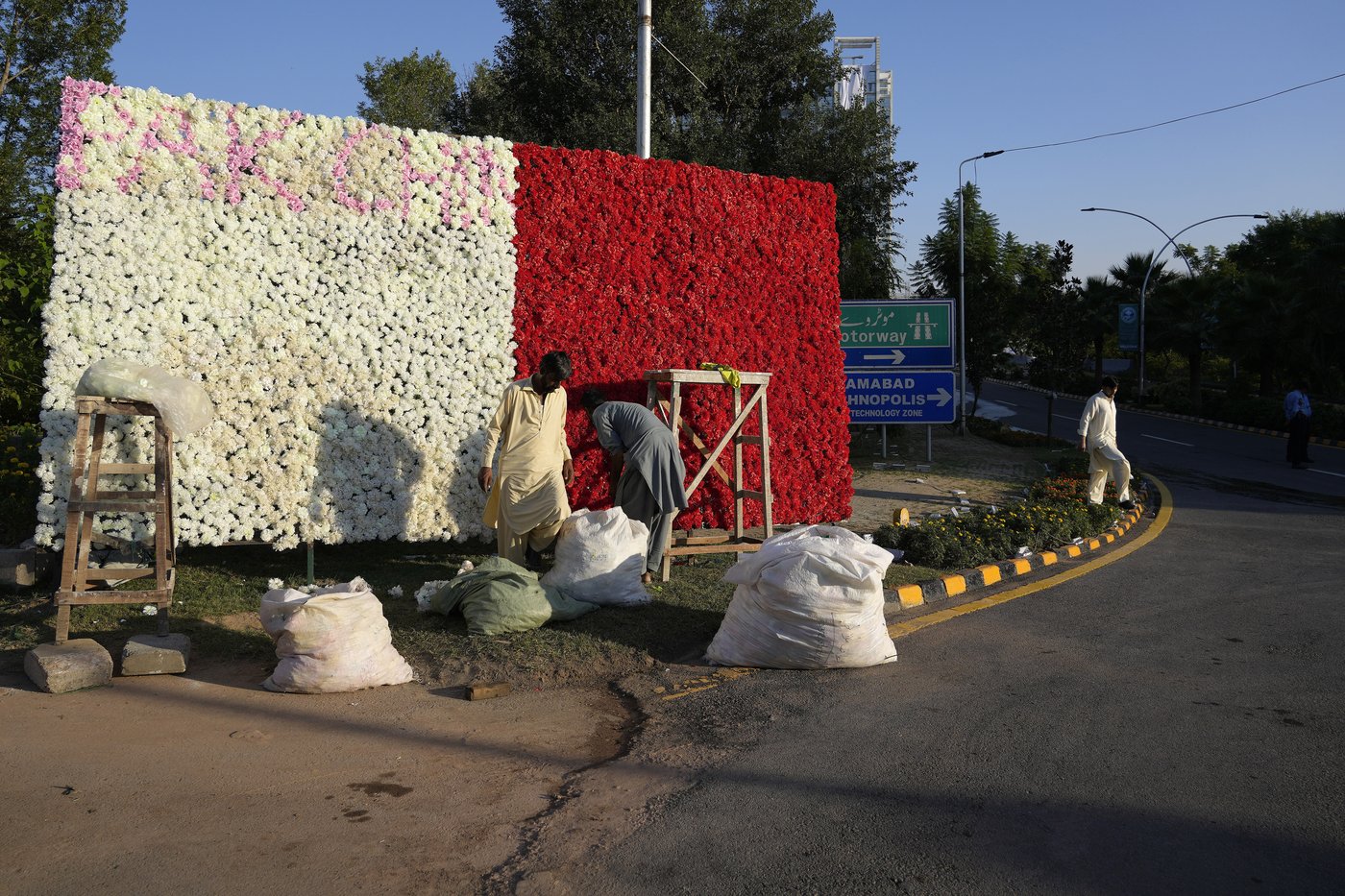 China's Premier Li attends a regional security meeting in Pakistan | iNFOnews.ca