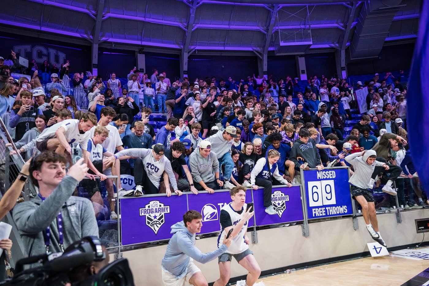 TCU reels off final 12 points to upset No. 5 Iowa State 62-55 | iNFOnews.ca TCU reels off final 12 points to upset No. 5 Iowa State 62-55 | iNFOnews.ca