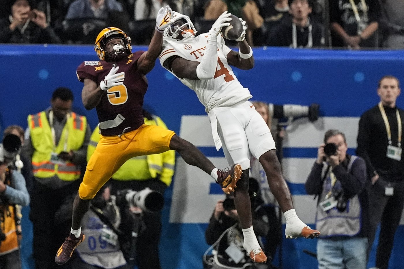 Texas avoids huge upset, beats Arizona State 39-31 in double overtime in Peach Bowl | iNFOnews.ca Texas avoids huge upset, beats Arizona State 39-31 in double overtime in Peach Bowl | iNFOnews.ca