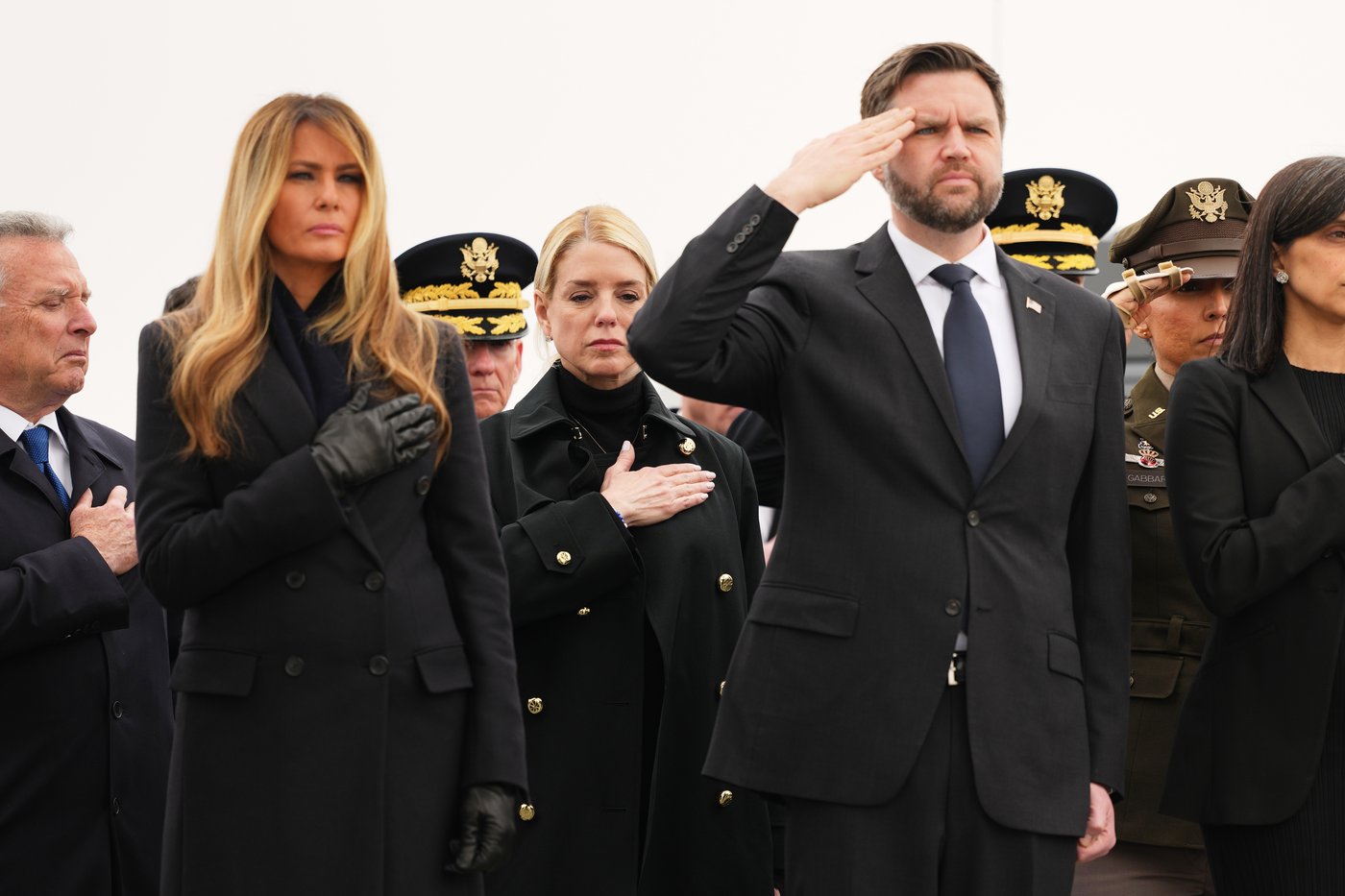 Photos show dignified transfer for 6 US soldiers killed in the war in the Middle East | iNFOnews.ca