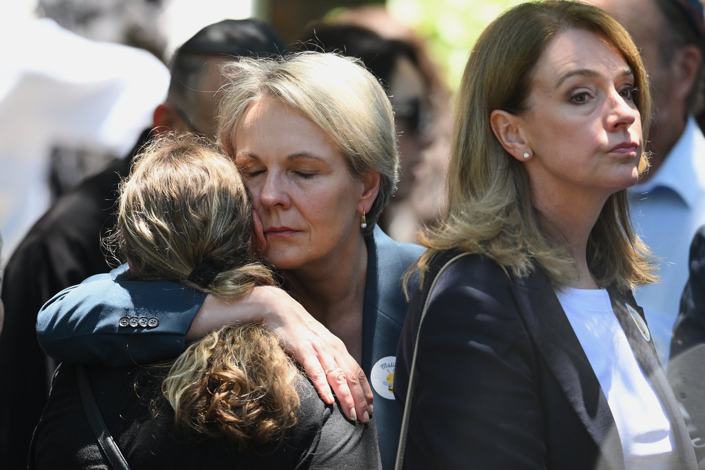 Mourners grieve 10-year-old killed in Bondi mass shooting as Australian leader pledges new hate laws | iNFOnews.ca Mourners grieve 10-year-old killed in Bondi mass shooting as Australian leader pledges new hate laws | iNFOnews.ca