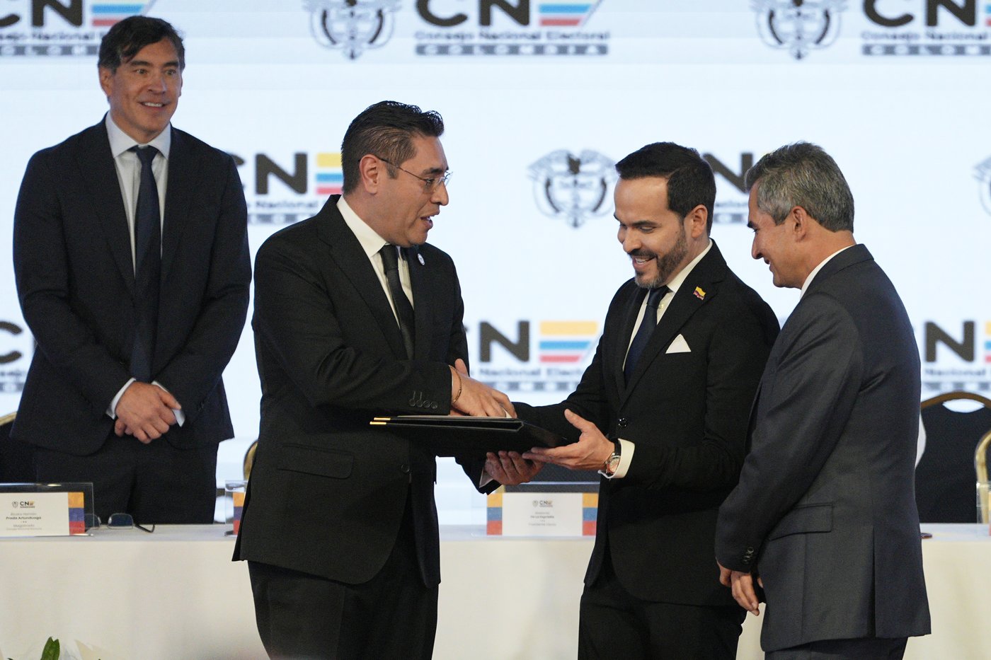 Colombian election loser threatens 'civil disobedience' if winner does not ditch US citizenship | iNFOnews.ca