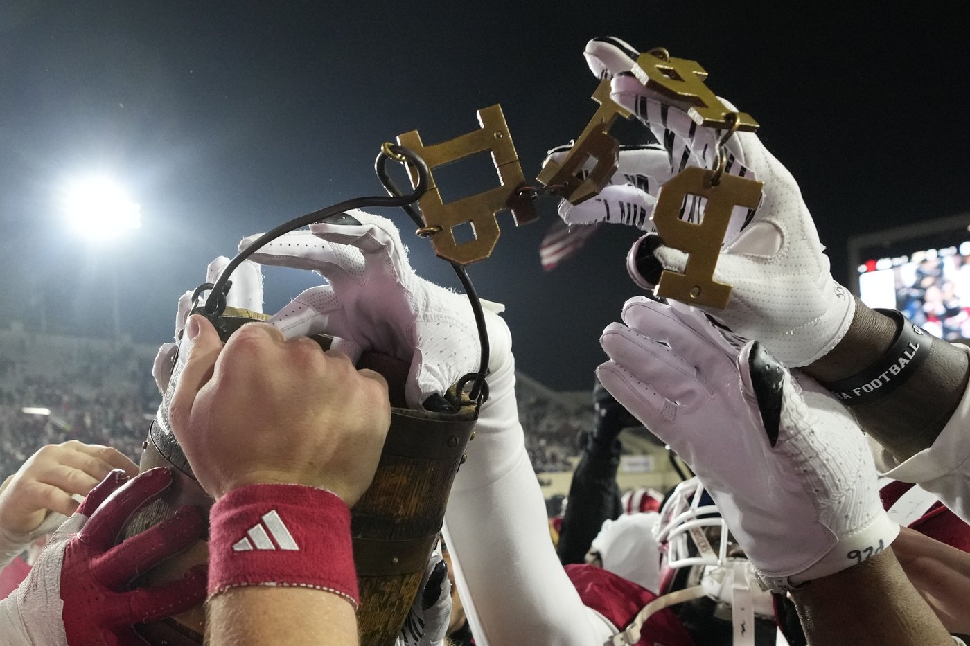 No. 9 Indiana delivers emphatic message to playoff committee with another historic rout | iNFOnews.ca