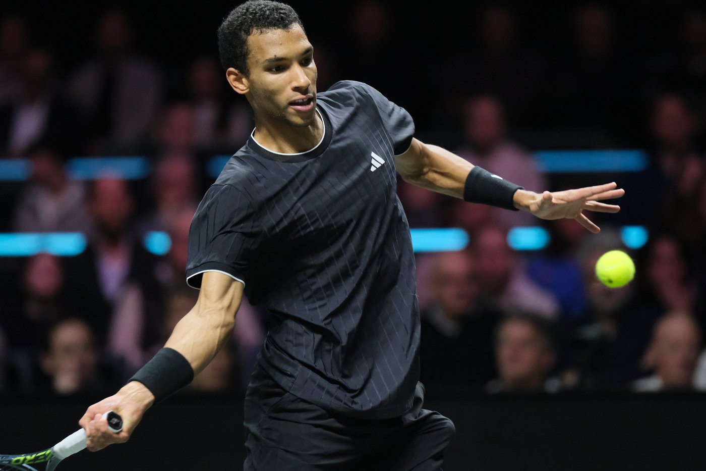 Canadian tennis star Félix Auger-Aliassime through to Dubai quarterfinals | iNFOnews.ca Canadian tennis star Félix Auger-Aliassime through to Dubai quarterfinals | iNFOnews.ca