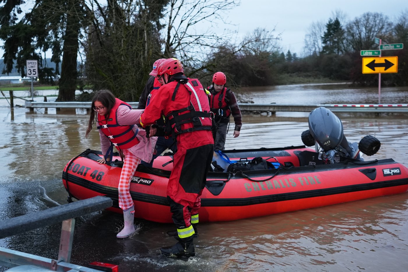 Storms bring heavy rain to the Pacific Northwest, snow and freezing rain to the Upper Midwest | iNFOnews.ca Storms bring heavy rain to the Pacific Northwest, snow and freezing rain to the Upper Midwest | iNFOnews.ca