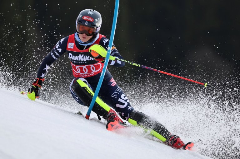 Shiffrin takes big lead in World Cup slalom that could seal a record sixth overall title | iNFOnews.ca