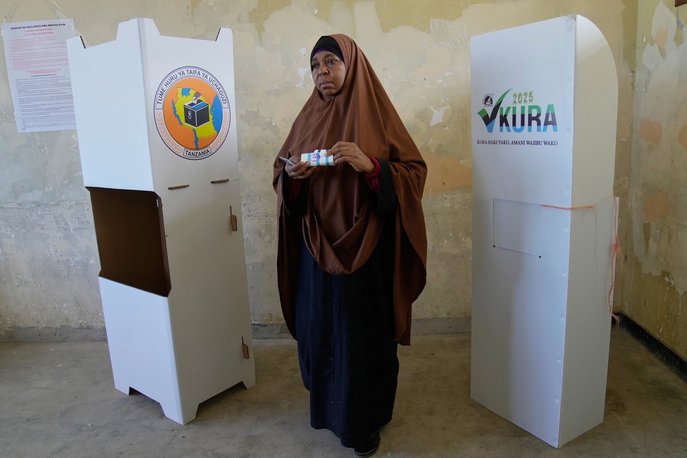 Tanzania deploys the military and imposes a curfew on election day after protests erupt | iNFOnews.ca Tanzania deploys the military and imposes a curfew on election day after protests erupt | iNFOnews.ca