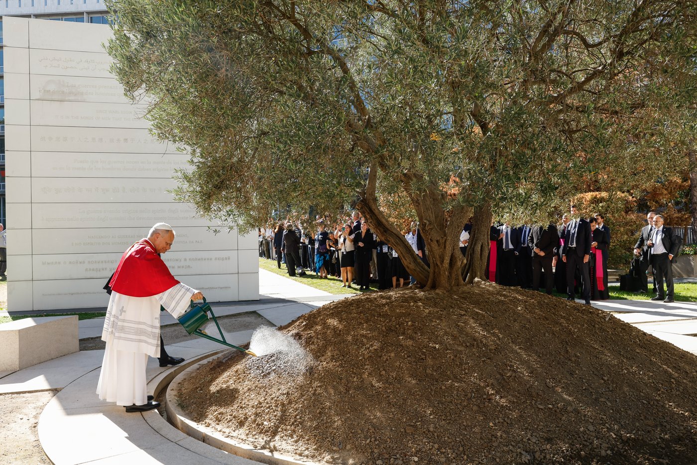 Pope warns a ‘paradise of machines’ could undermine humanity as he opens France trip | iNFOnews.ca
